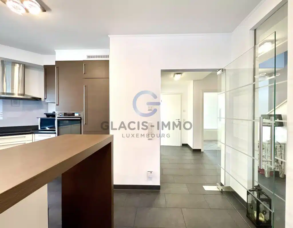 SUPERBE DUPLEX DE 208M² AU TOTAL DONT 2 TERRASSES DE 20M² CHACUNES. - Glacis Immo